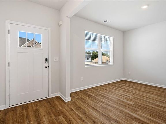 4th image of 590 Great Salt Ln