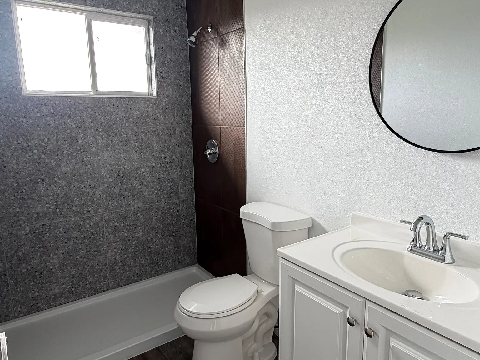 2 bed, 950 sqft, $1,200 — Photo 2
