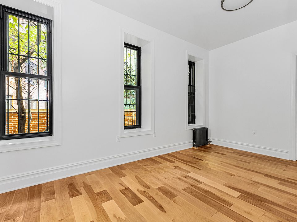 1st image of 322 W 11th St APT 3