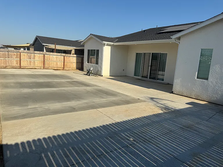 525 E Riverway Ave — Photo 41