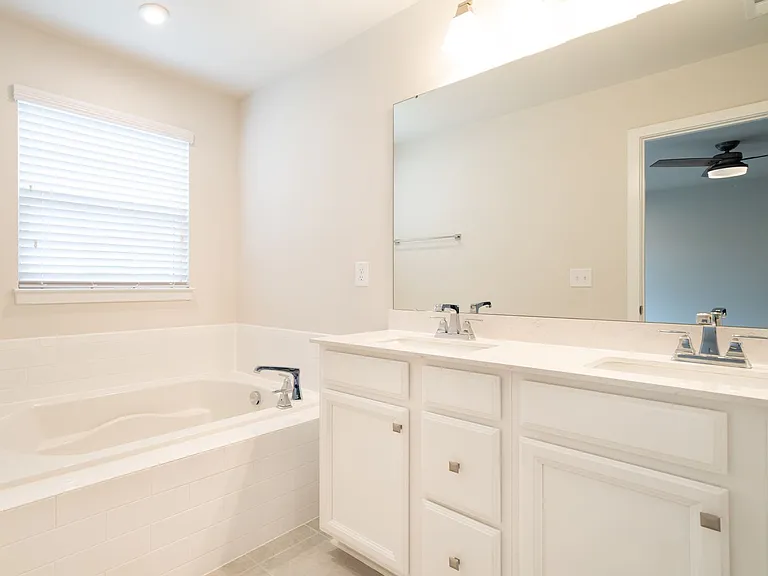 212 Tamworth Crk — Photo 13