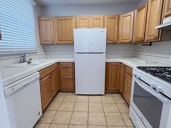 3rd image of 4433 E 4th St #4421-1