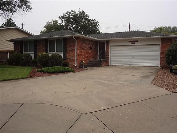 4th image of 2401 Lincoln Dr