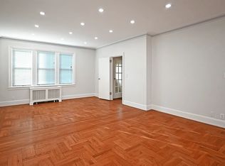 35-45 28th St #1B, Astoria, NY 11106