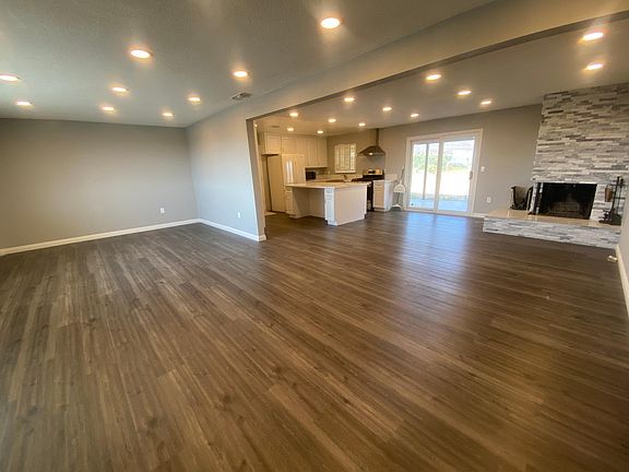 4th image of 2622 Kendall Dr