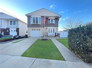 458 Willow Rd W, Staten Island, NY 10314