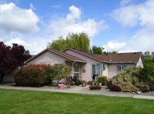 1971 SW Betty Ln, Grants Pass, OR 97526