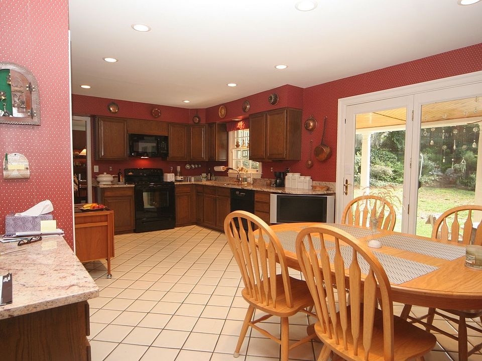 2nd image of 9703 Stoneybrook Dr