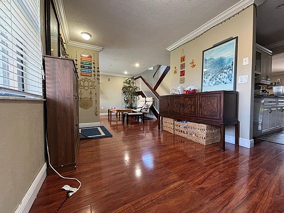 2nd image of 232 Lakeside Cir #232