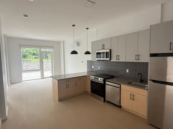 74 Webster St #1A, Newark, NJ 07104