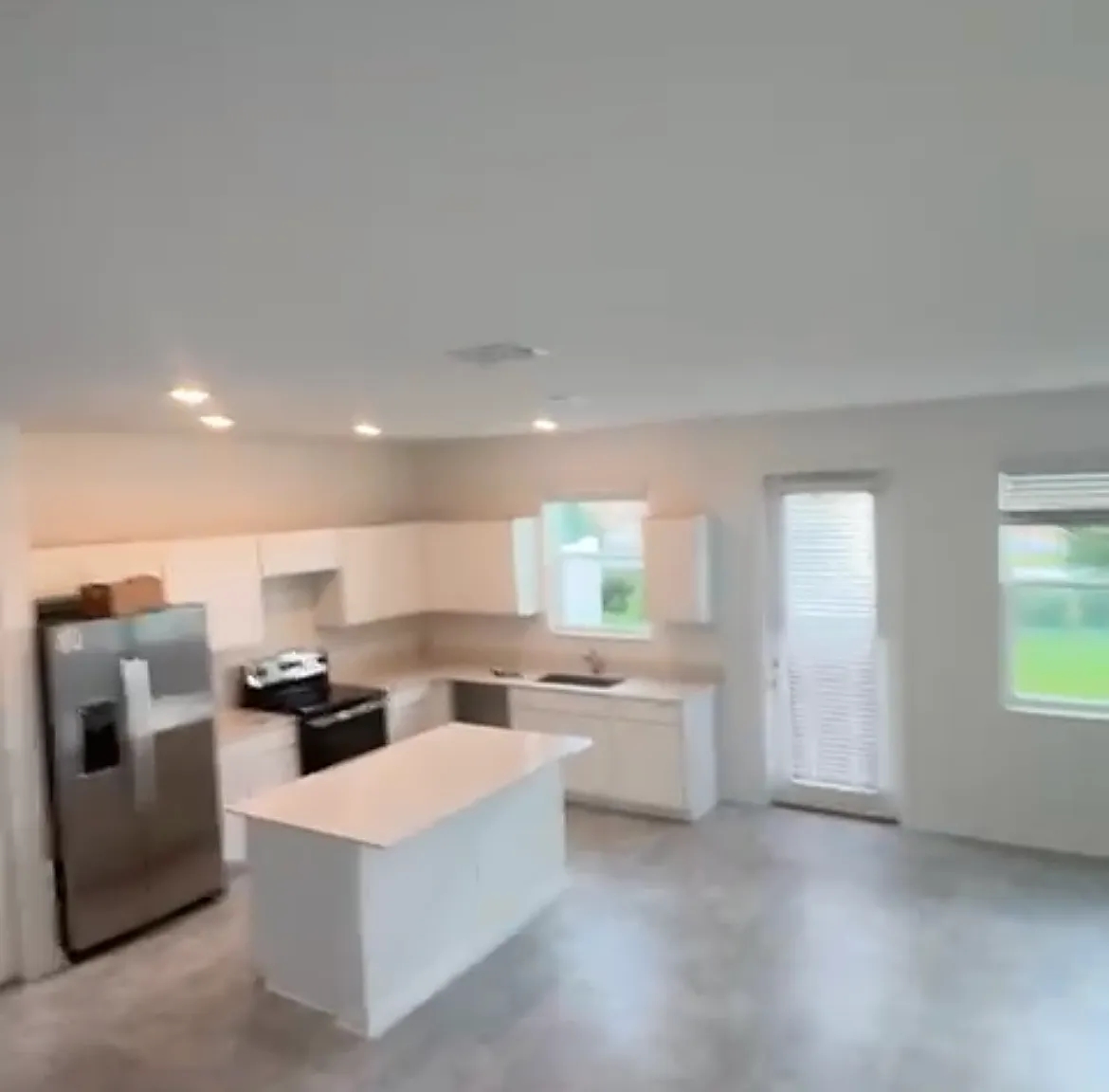 4 bed, 3.5 bath, 1960 sqft, $2,400 — Photo 4