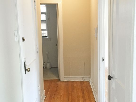 4th image of 411 Beloit Ave #1A