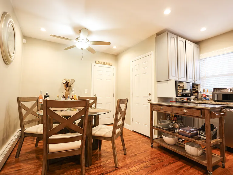 43-45 Belnel Rd #2 — Photo 7
