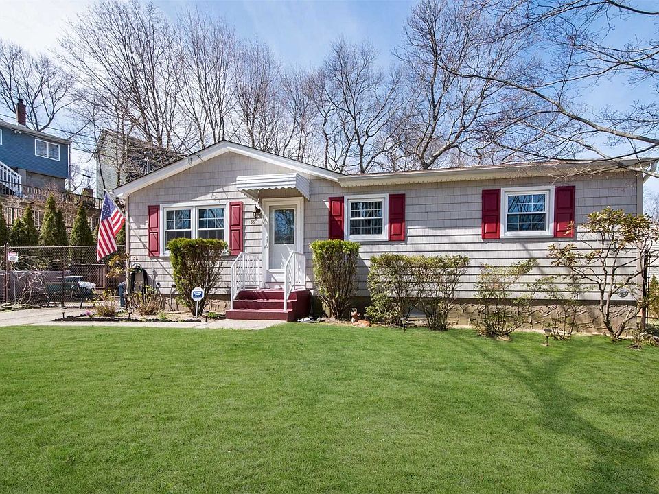 1st image of 38 Bayville Dr