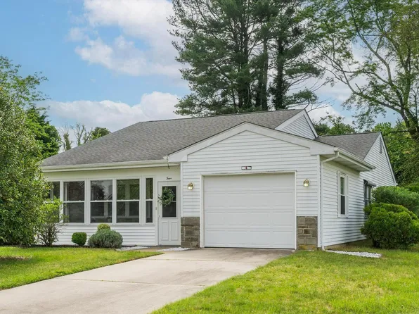 4 Cambridge Ct, Southampton, NJ 08088