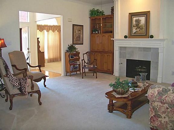 3rd image of 8221 Vine Wood Dr