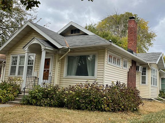 3rd image of 2051 Randolph Ave