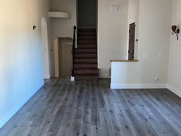 2nd image of 626 Hamilton Dr
