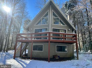 411 King Arthur Rd, Pocono Lake, PA 18347