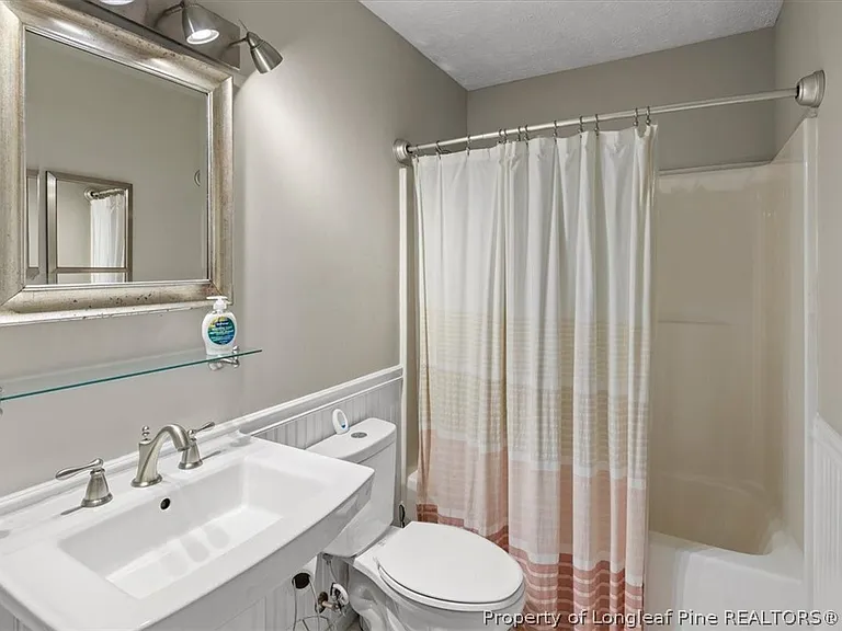 421 Cityview Ln — Photo 26