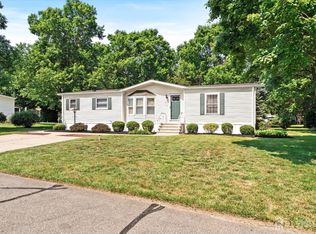 3 Copperfield Dr, Cream Ridge, NJ 08514