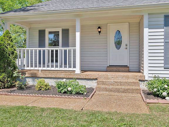 4th image of 1017 Rolling Meadow Dr