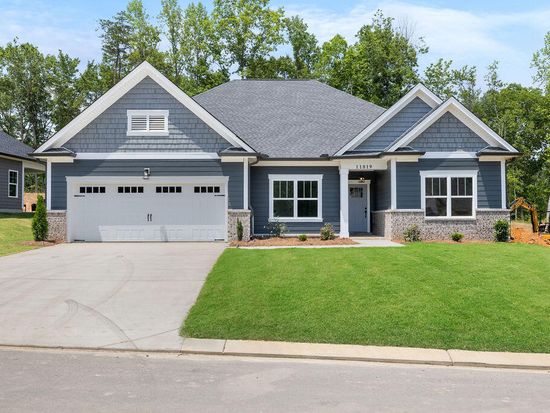 11819 Herons Haven Dr #102, Soddy Daisy, TN 37379