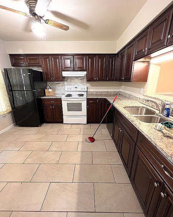 1st image of 312 Paxford Dr