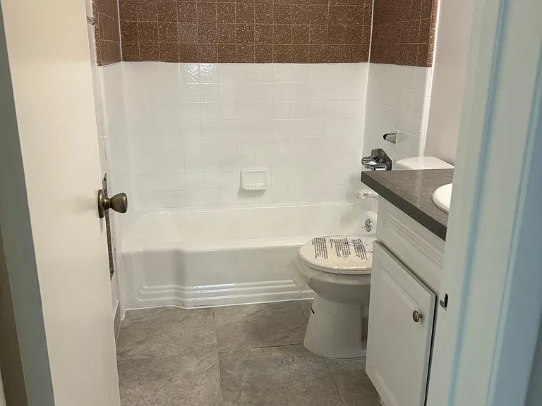 345 W Elk Ave #12 — Photo 5