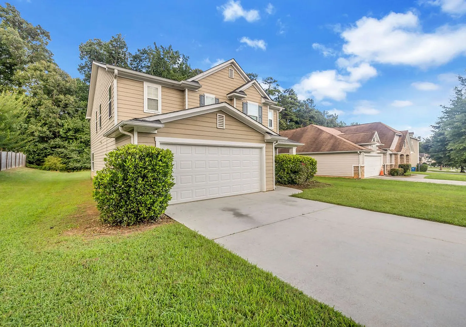 Price Drop 3 Bedroom 2.5 Bath South Fulton Home!! — Photo 3