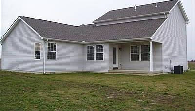 4th image of 426 Meadow Glen Ave