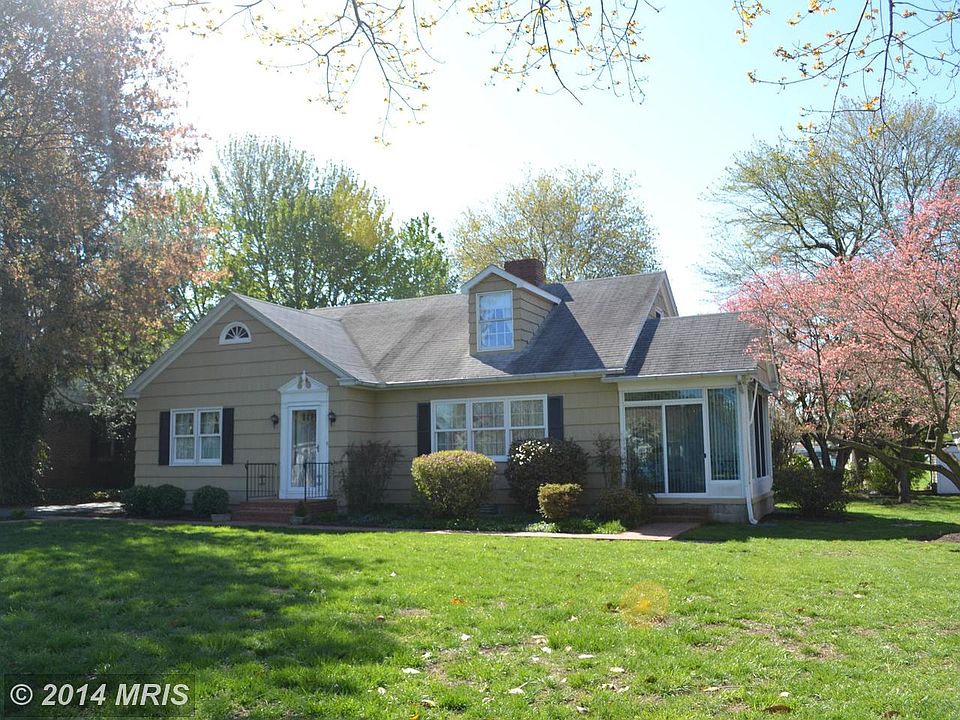 2nd image of 18 Mount Pleasant Ave
