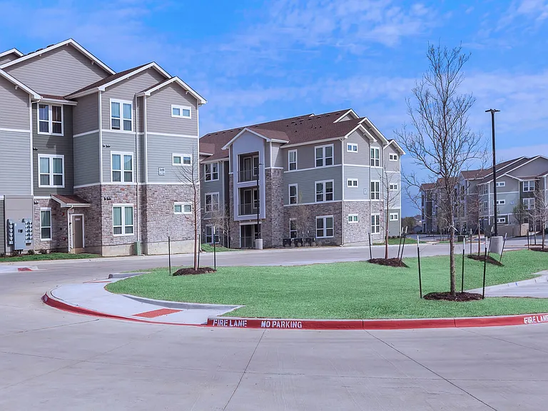 Alton Park Apartments — Photo 16