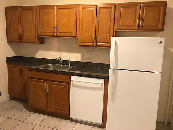 3rd image of 131 Washington St #31IG