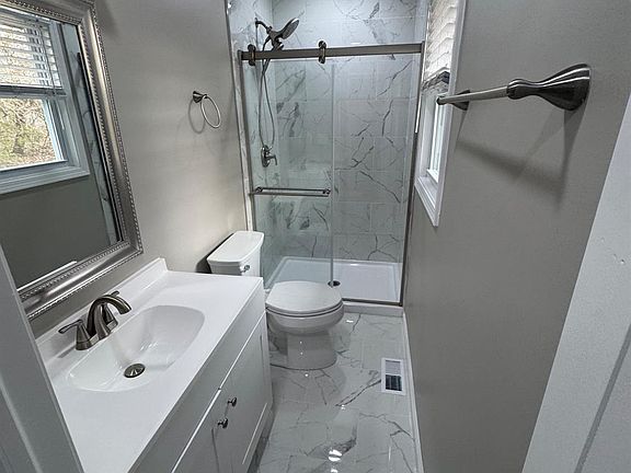 4th image of 5948 Beverly Ln
