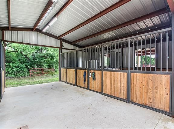 4th image of 7884 Shady Oak Dr