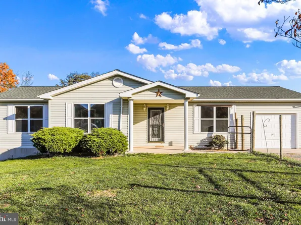 161 Cedar Ridge Dr, Berkeley Springs, WV 25411