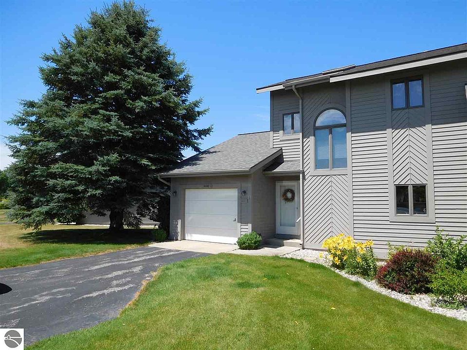 1st image of 6390 Ridge Dr