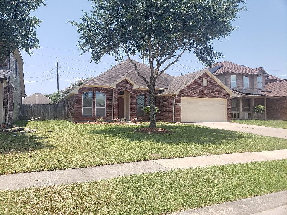 1st image of 4714 Emerald Lodge Ln