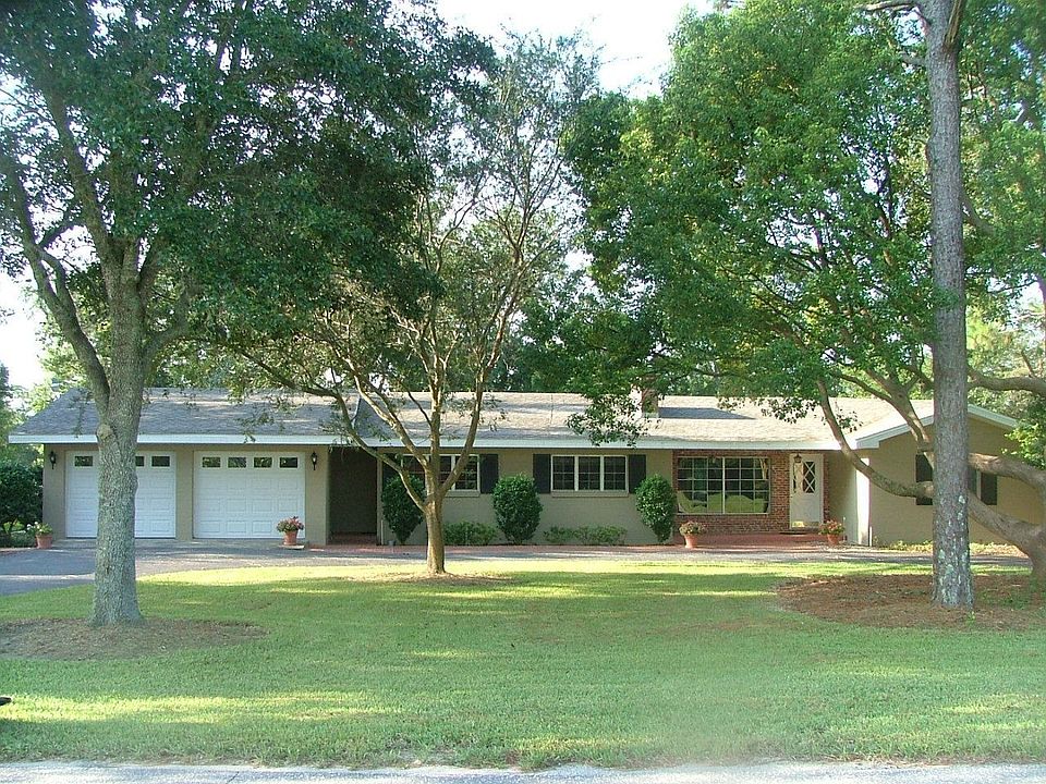 Golf course frontage