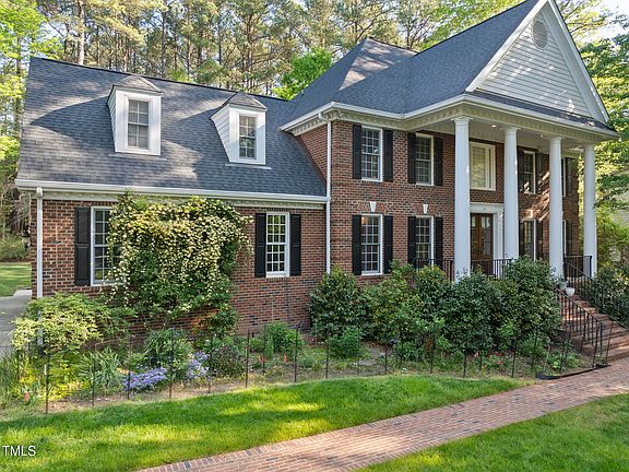 4th image of 104 Arcadia Ln