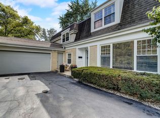 2503 Pebbleford Ln, Glenview, IL