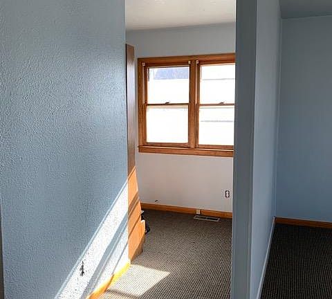 7' x 6' Office area