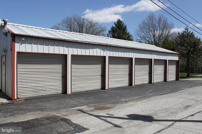 1st image of 1011 Poplar Ave