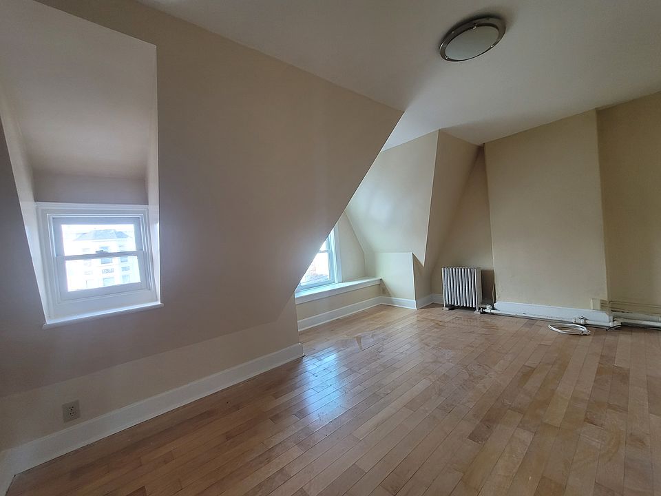 1st image of 158 Grand St