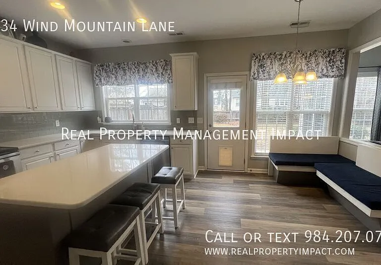 5434 Wind Mountain Ln — Photo 16