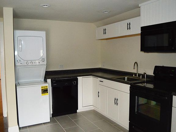 Kitchen with dishwasher