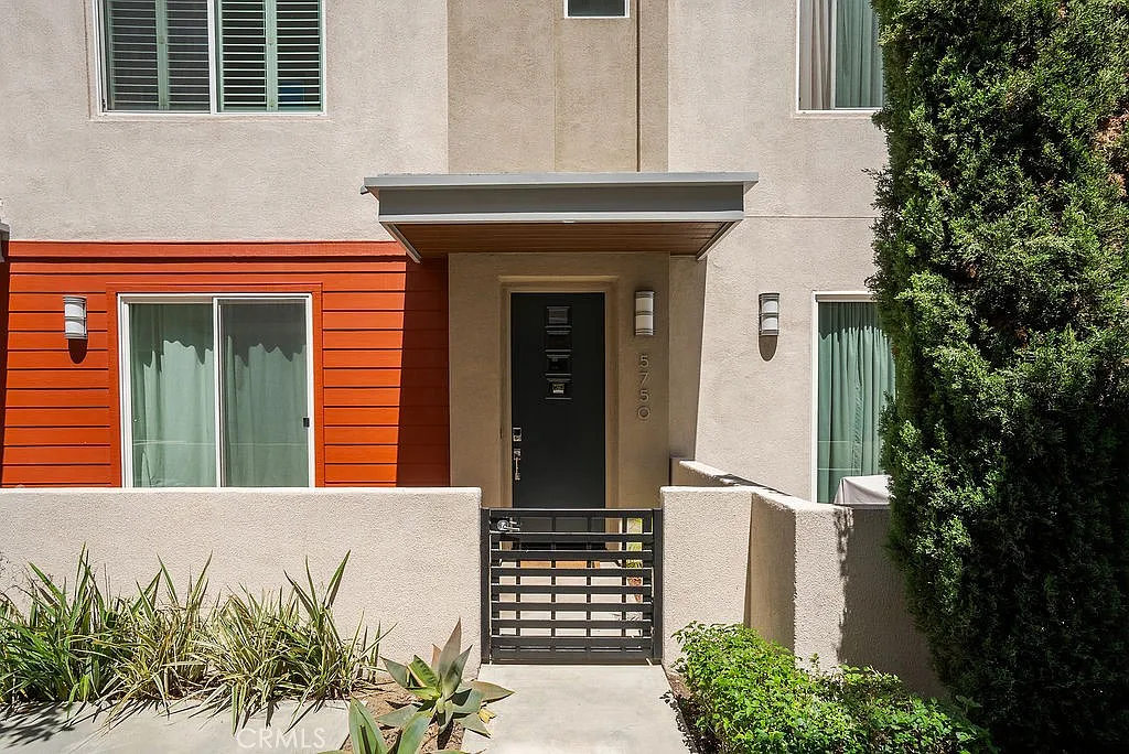 4 bed, 1770 sqft, $4,400 — Photo 1