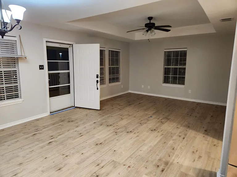 3602 Laguna Shores Rd — Photo 6