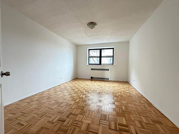5th image of 919 Park Pl APT 5J